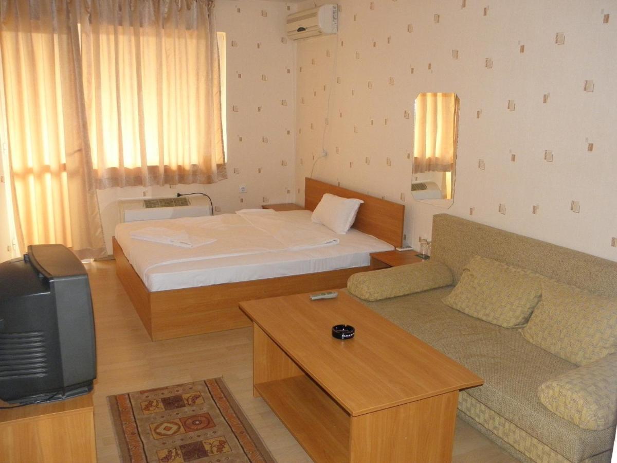 Hotel Pilevski Blagoevgrad Szoba fotó